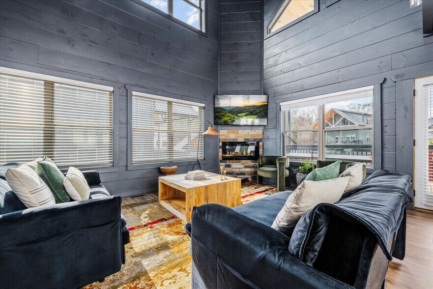 Building Photo - 528 Warbonnet Wy