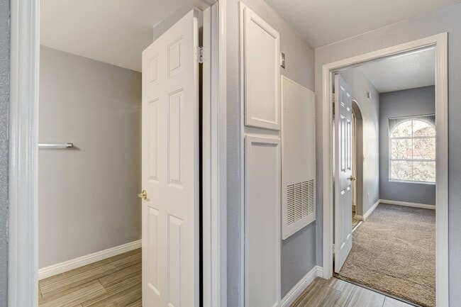 Building Photo - Stunning Upstairs Condo in Gated Indian Wells Community!