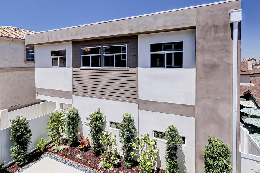Building Photo - 2321 Clark Ln