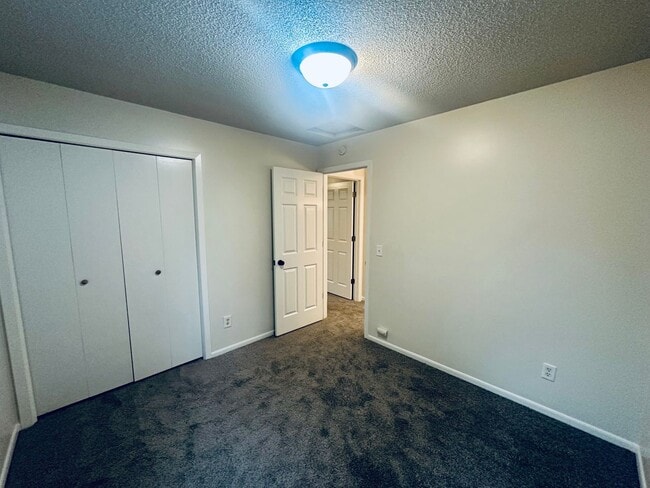 Building Photo - Beautiful 3-Bedroom Single Family Home wit...