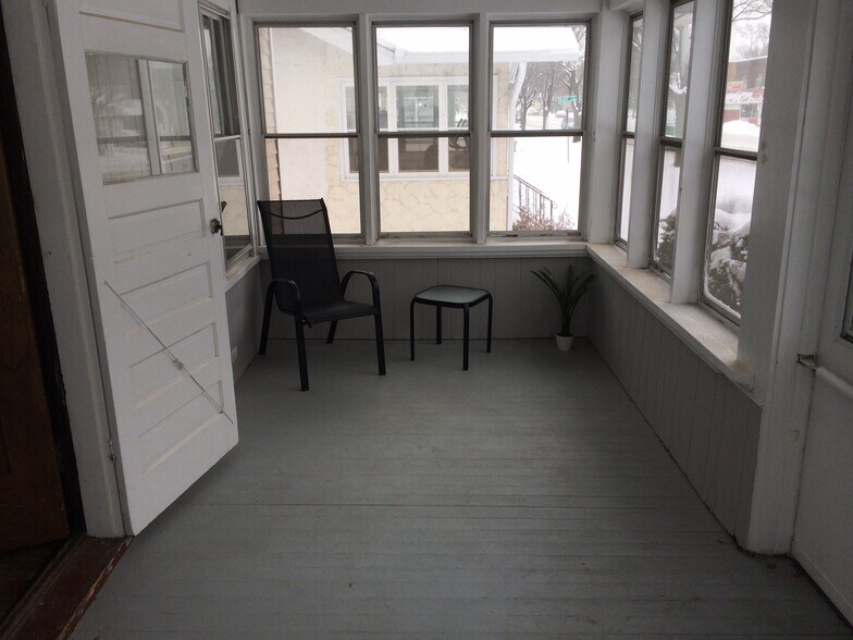 Building Photo - 431 Snelling Ave S