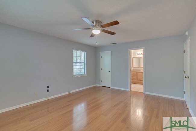 Building Photo - 130 Briarwood Ln