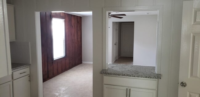 Building Photo - 3221 Wimberly St