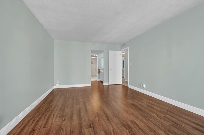 Building Photo - 1361 S Ocean Blvd