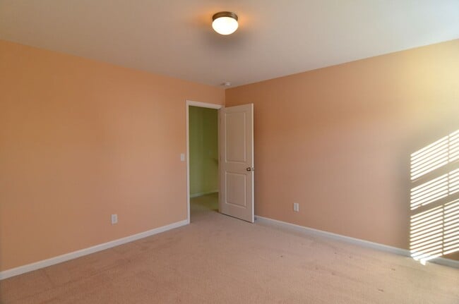 Building Photo - 242 Hawkins Creek Rd