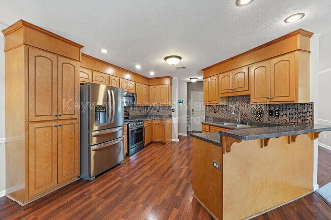 Building Photo - 845 Prairie Ln