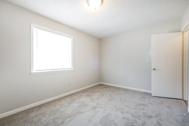 Building Photo - 9039 Raven Dr