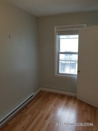 Building Photo - 161 Bennington St