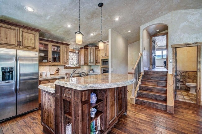 Building Photo - Home in Willowbrook for Rent