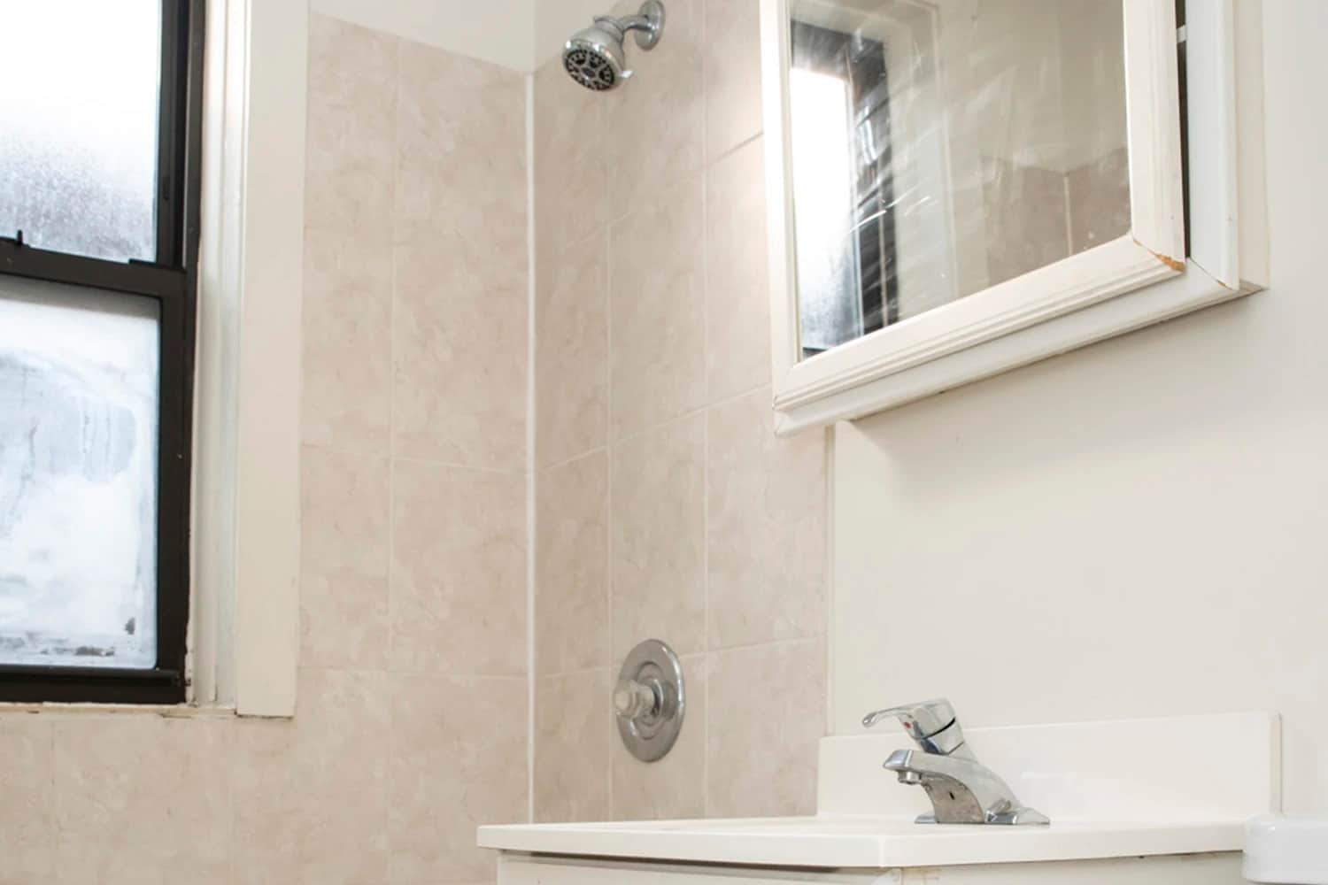 Building Photo - 839 W Cornelia Ave