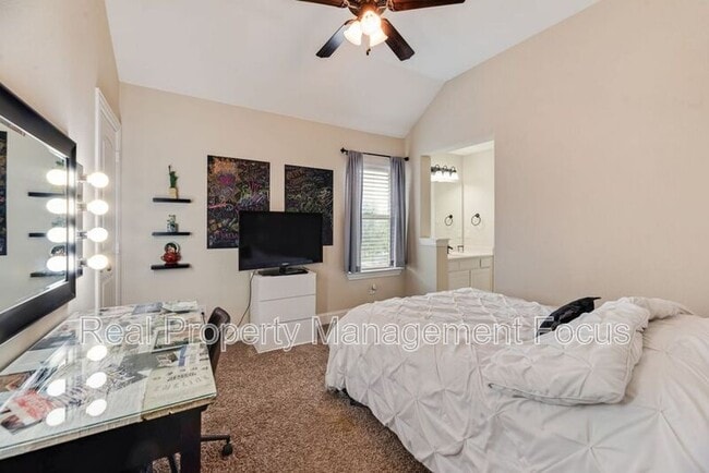 Building Photo - 3625 Funston Dr
