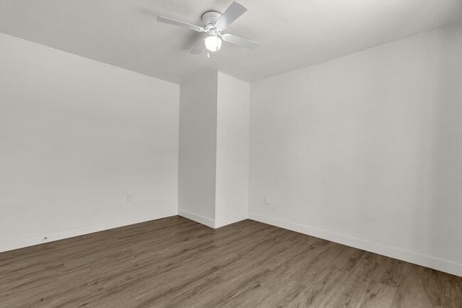 Building Photo - New remodeled in the heart of downtown PHX