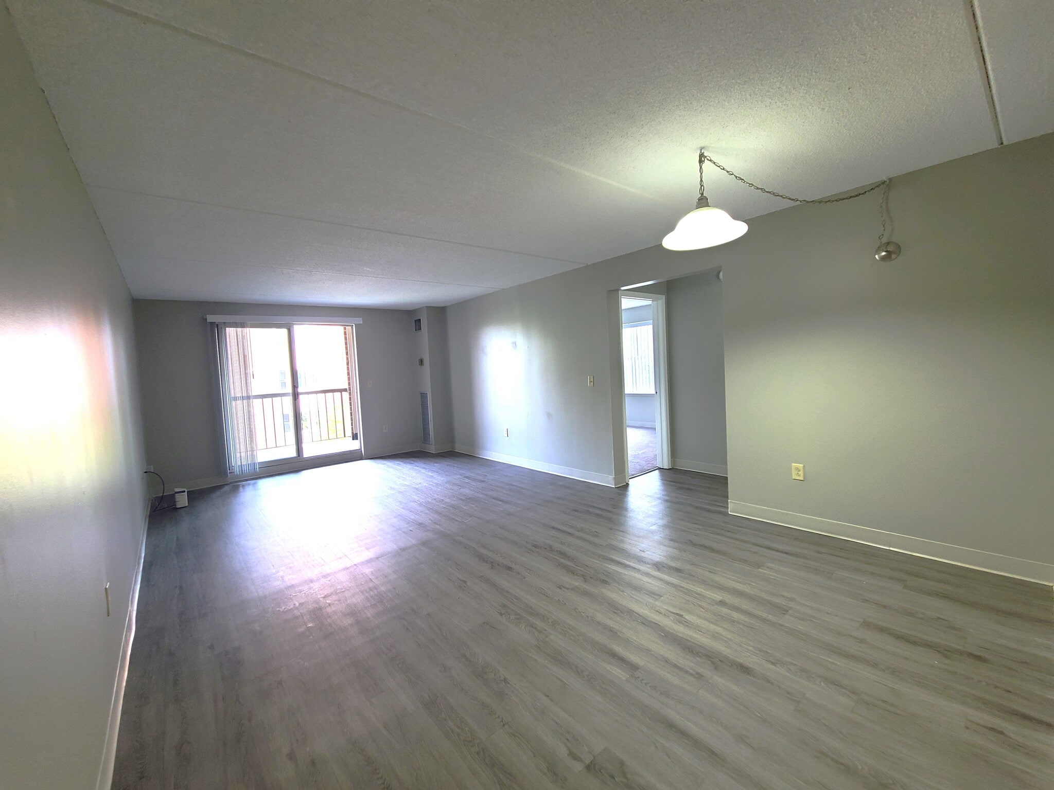 Building Photo - 1 S Point Dr