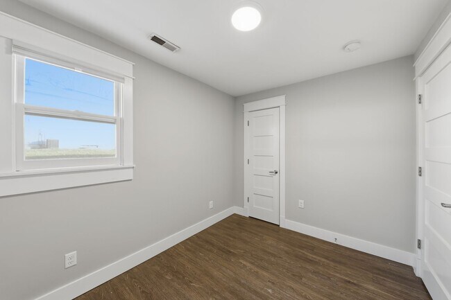 Building Photo - 3310 Plateau Pl