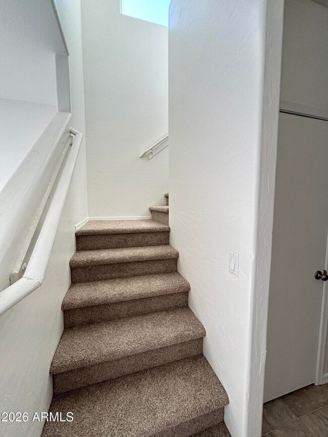 Building Photo - 3809 W Oregon Ave