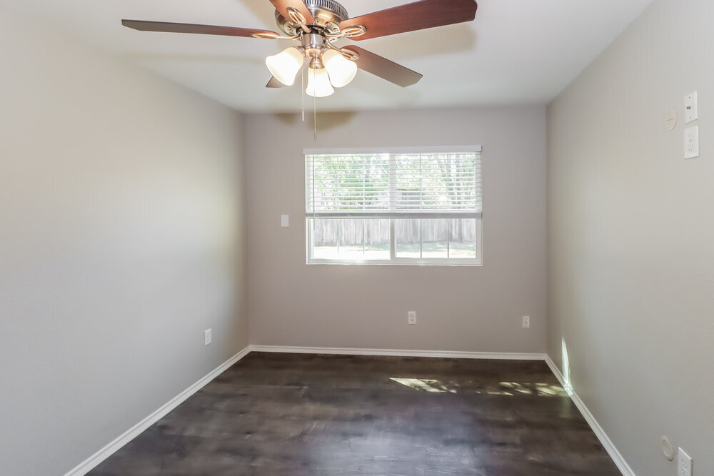 Building Photo - 2006 Andover Dr