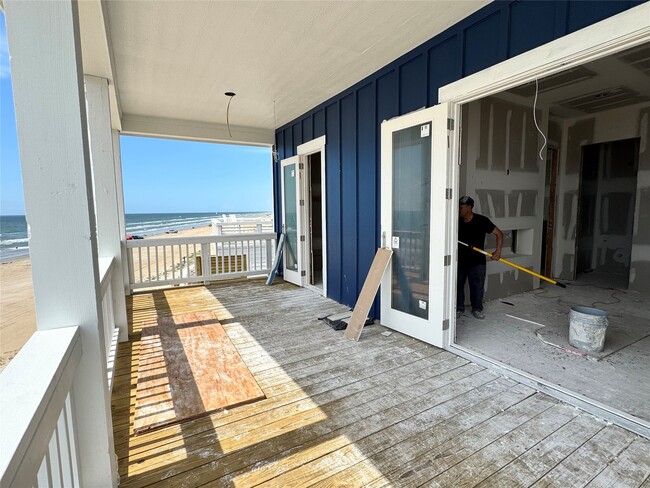 Building Photo - 16728 West Beach