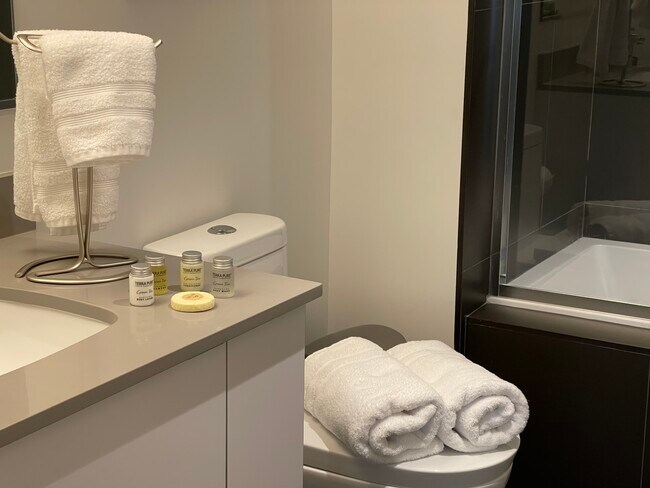 Building Photo - 1600 NE 1st Ave