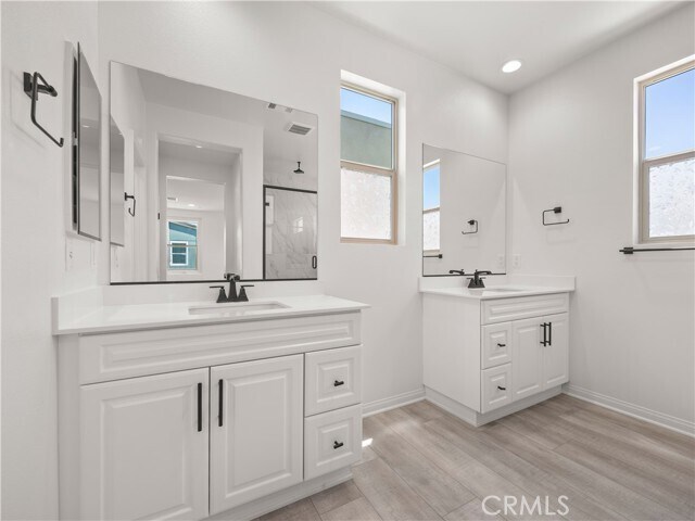 Building Photo - 27448 Pioneer Ct