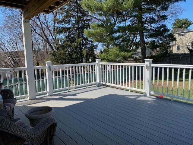 Building Photo - 27 Morton St