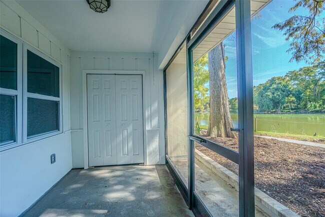 Building Photo - 556 Clearwater Largo Rd