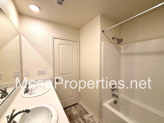 Building Photo - 13422 Menchaca Ct