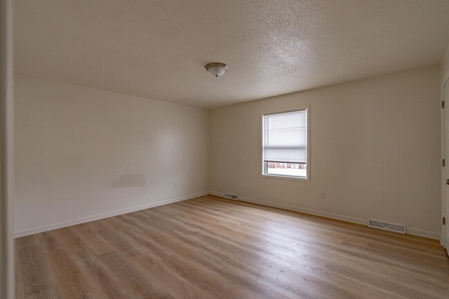 Building Photo - 311 S Atcher St