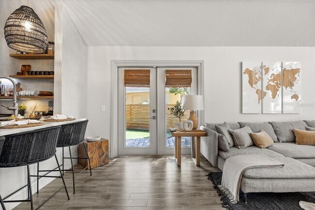 Building Photo - 989 Summer Lakes Dr