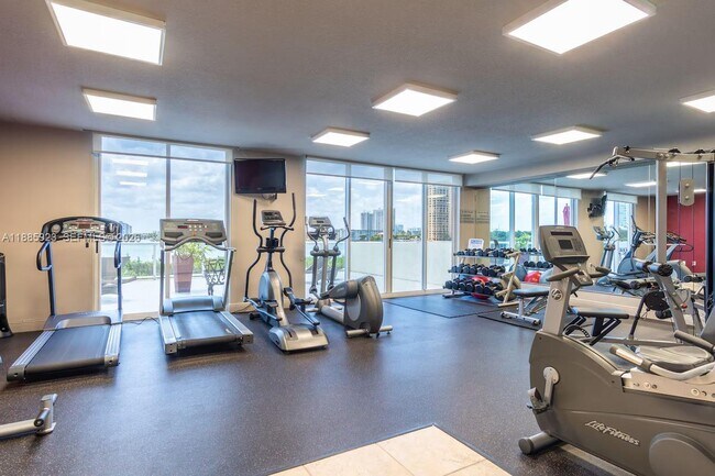 Building Photo - 17050 N Bay Rd