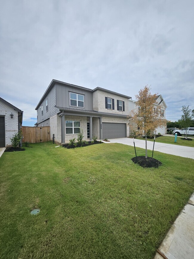 Building Photo - 2727 Crest Creek Ln