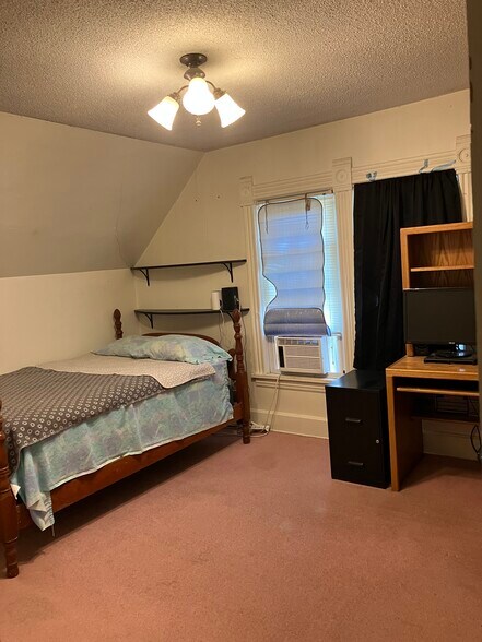 Primary Photo - 423 Orange St