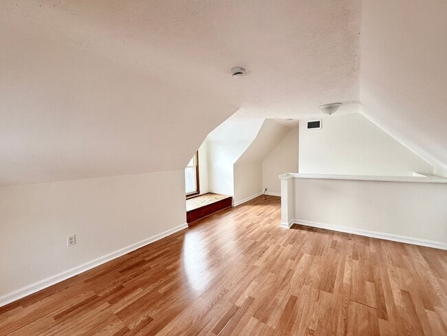 Building Photo - FOR RENT- Spacious 4 Bedroom 2 Bath Home in Penns Grove $2000