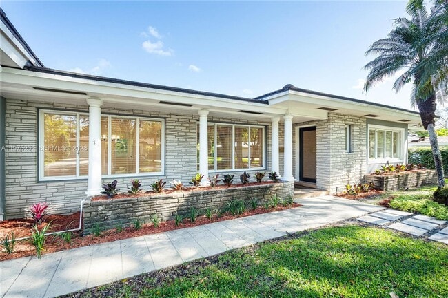 Building Photo - 1235 Algardi Ave