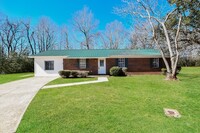 Building Photo - 4 Bedroom Northport, AL Home!