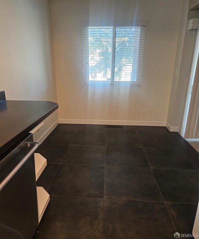 Building Photo - 8711 Mountain Blvd