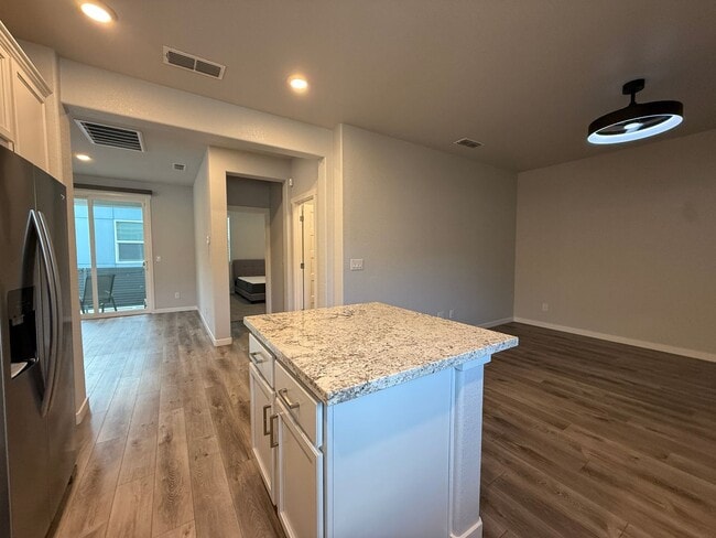 Building Photo - Pristine Condo in Monterey Village Gated Community