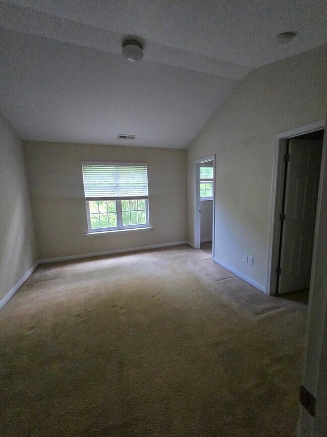 Building Photo - 905 Savin Landing