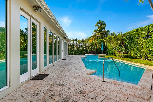 Building Photo - 107 E Inlet Dr