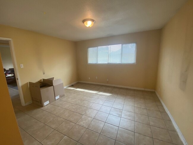 Building Photo - 2021 Sierra Rd