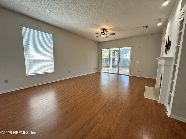 Building Photo - 1274 Ardmore St