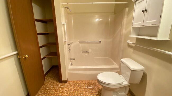 Building Photo - 1949 Western Ave