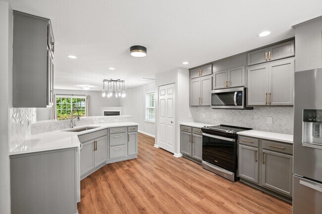 Building Photo - 3 bedroom townhome in Brier Creek- Availab...