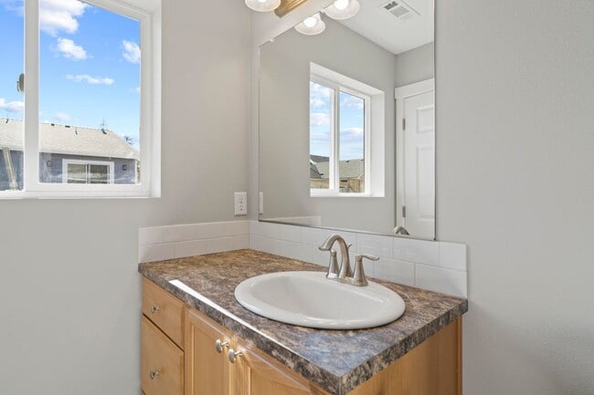 Building Photo - 1004 Brandon Way