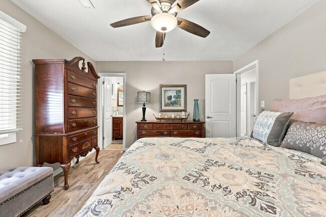 Building Photo - 620 Mallard Lake Dr