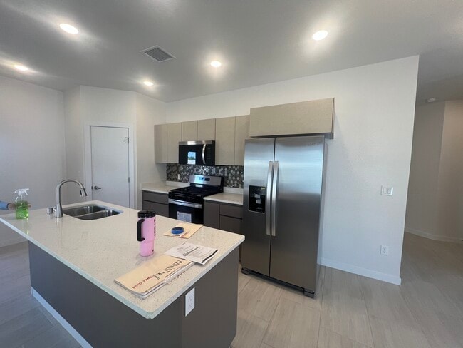 Building Photo - 12249 Bahjat Dr