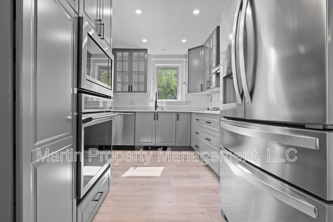 Building Photo - 12 Lowell Pl