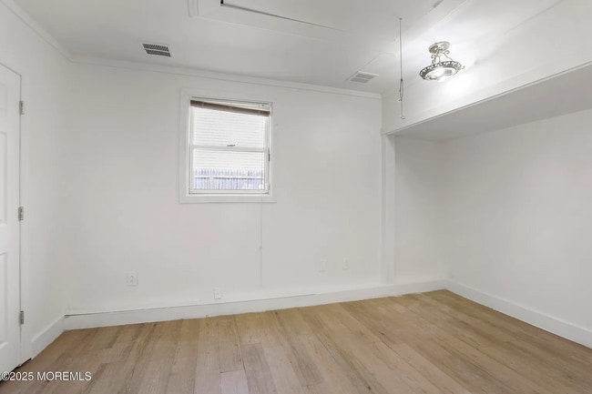 Building Photo - 37 Nautilus Ave