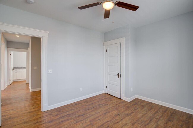 Building Photo - 1629 Hoffner St