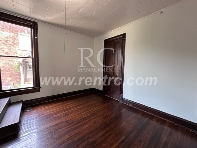 Building Photo - 1501 Walnut-