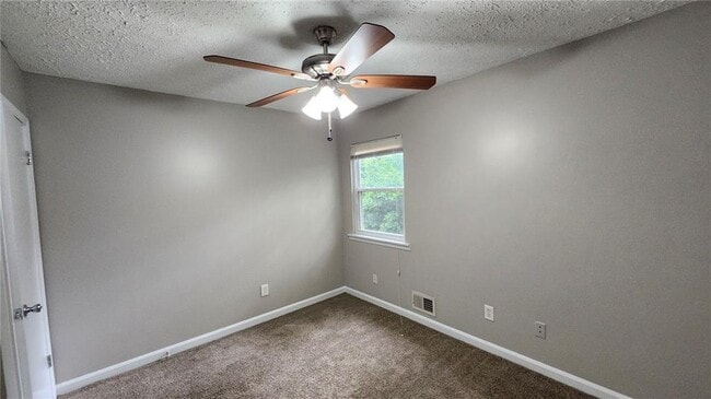 Building Photo - 4011 Pinehurst Pl